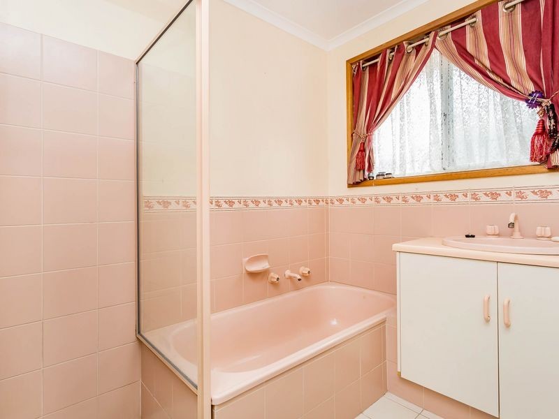 25 Rosemary Avenue, Parafield Gardens SA 5107
