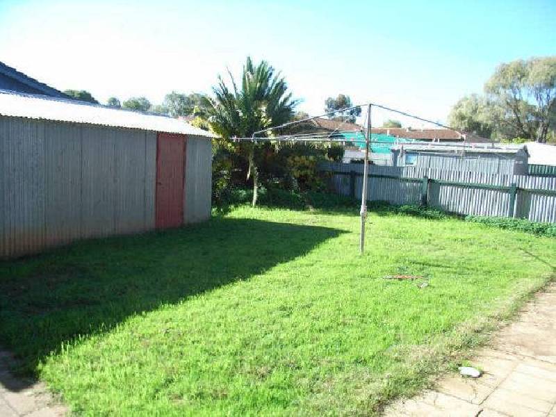 2 Andrew Avenue, Salisbury East SA 5109