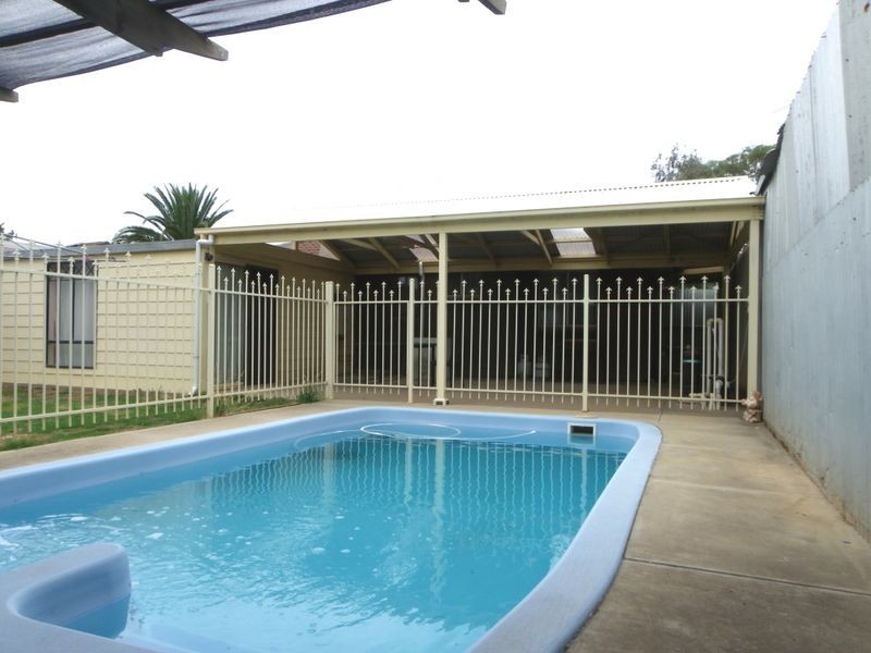 37 Potts Crescent, Burton SA 5110