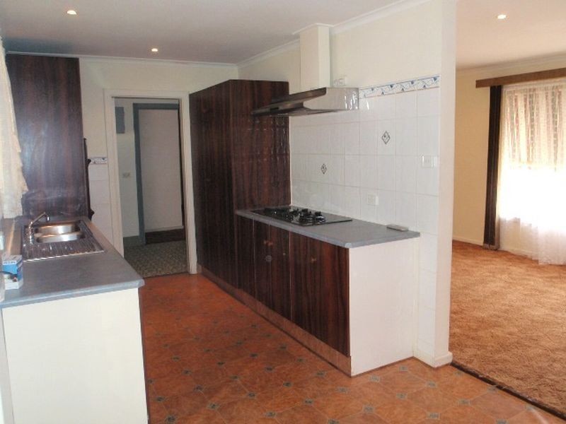 15 Barrington Road, Elizabeth Downs SA 5113