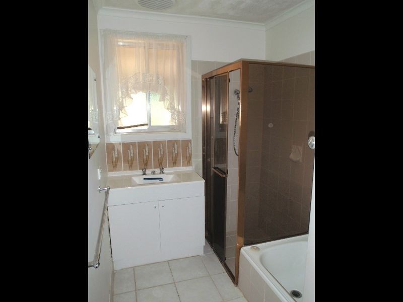 15 Barrington Road, Elizabeth Downs SA 5113