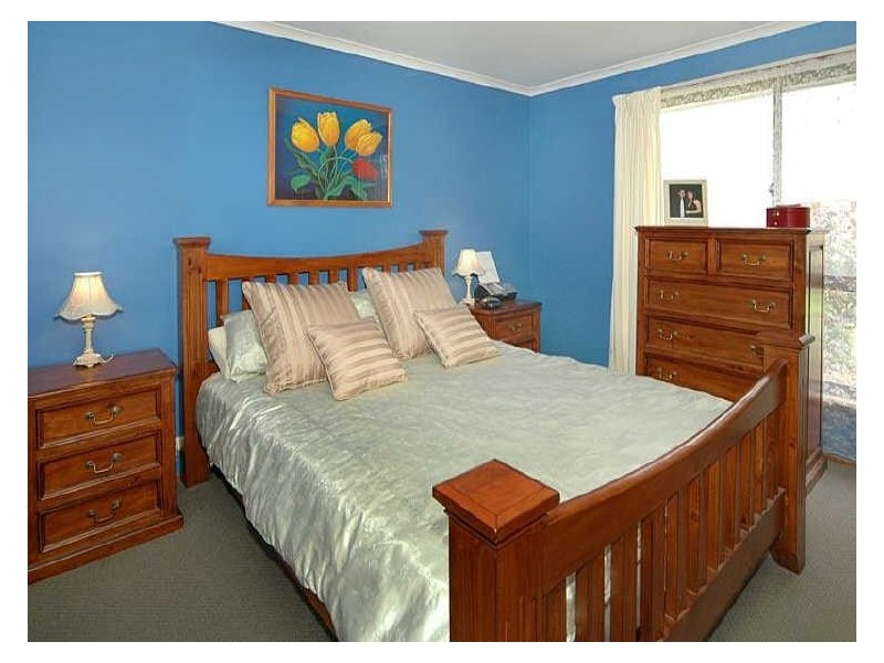 27 President Avenue, Andrews Farm SA 5114