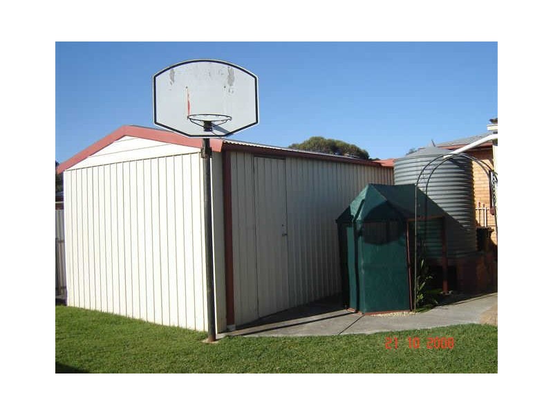 8 Winterbourne Road, Elizabeth Vale SA 5112