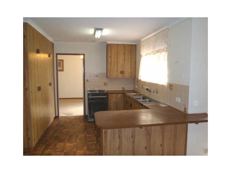 25 Camelot Drive, Paralowie SA 5108