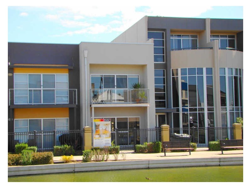 6 Azores Court, Mawson Lakes SA 5095