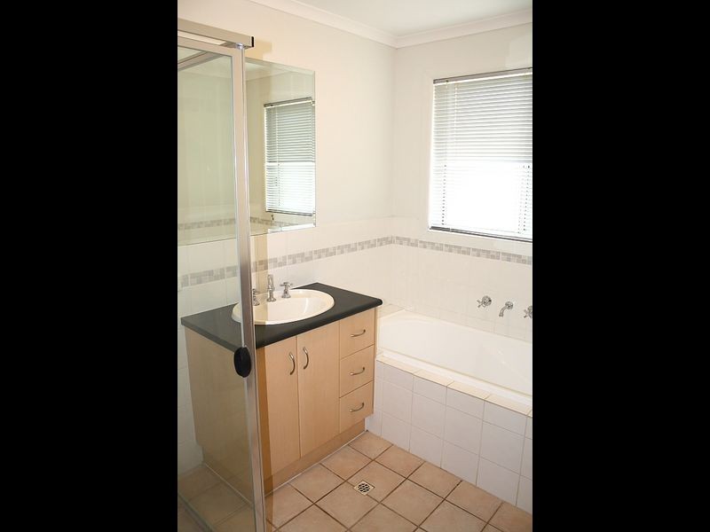 4 Lauren Drive, Paralowie SA 5108