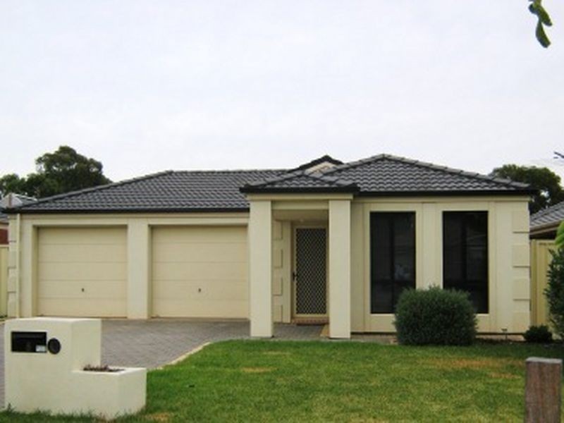 8 Balmoral Court, Paralowie SA 5108