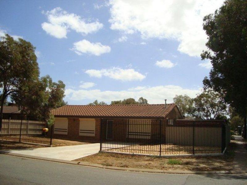 1 Carsten Crescent, Burton SA 5110