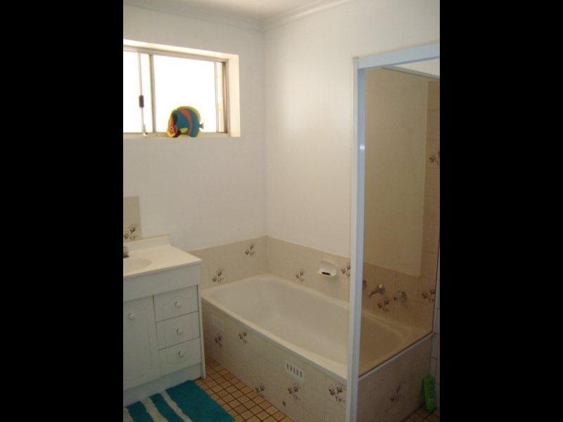 1 Carsten Crescent, Burton SA 5110