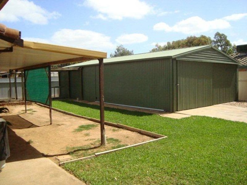 1 Carsten Crescent, Burton SA 5110