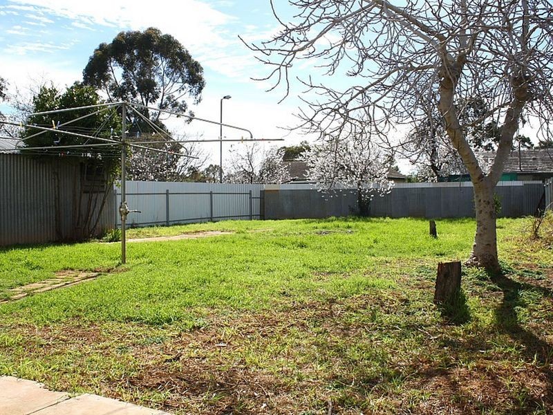 12 Oldham Road, Elizabeth Vale SA 5112