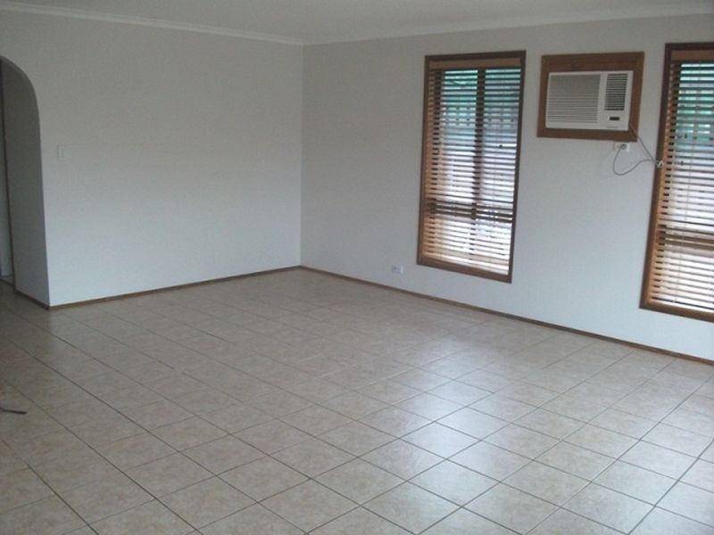 11 Crown Crescent, Paralowie SA 5108