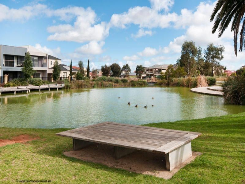 2 MacMillan Avenue, Mawson Lakes SA 5095