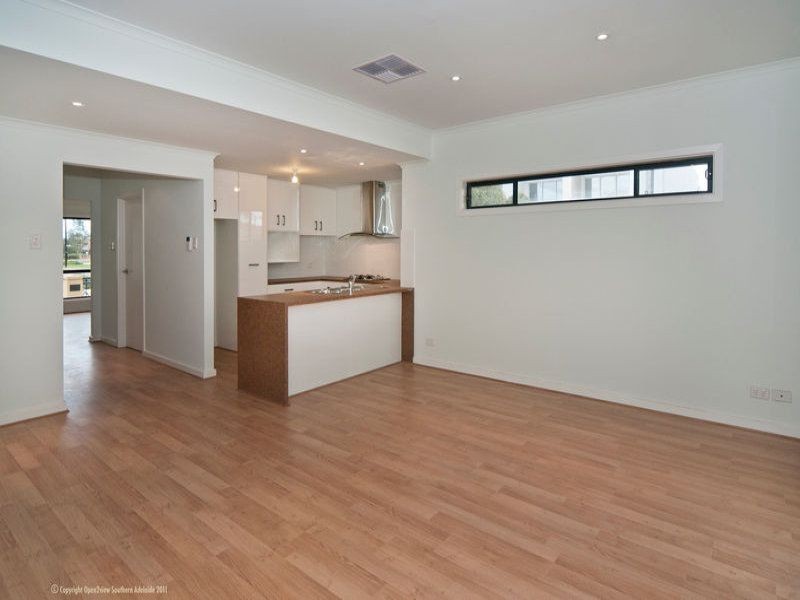 2 MacMillan Avenue, Mawson Lakes SA 5095