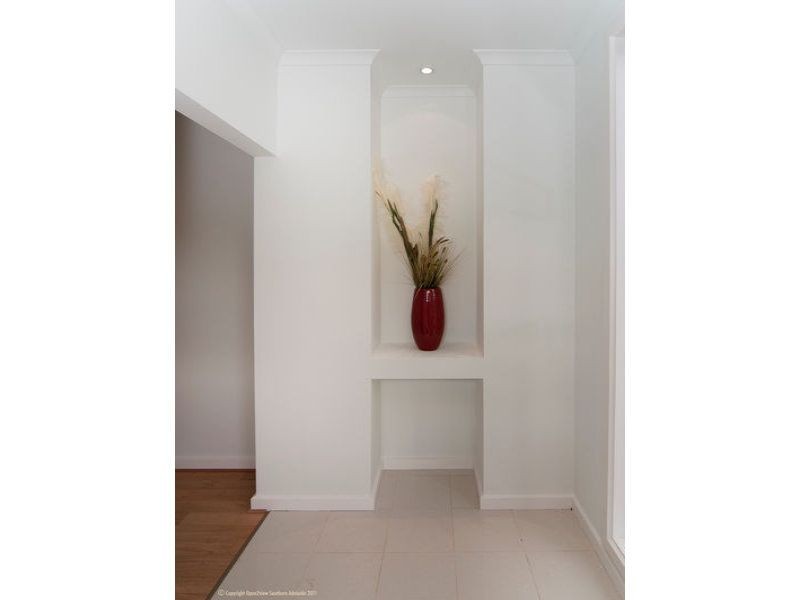 2 MacMillan Avenue, Mawson Lakes SA 5095