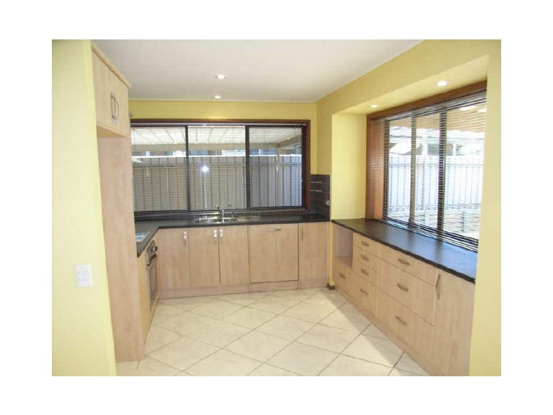 18 Hampton Court, Salisbury East SA 5109