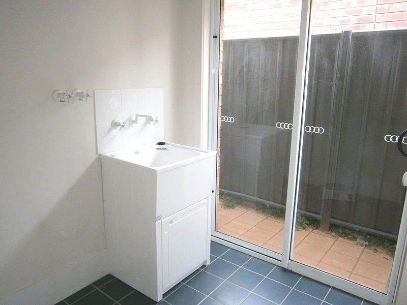 8 Wattlebird Drive, Burton SA 5110