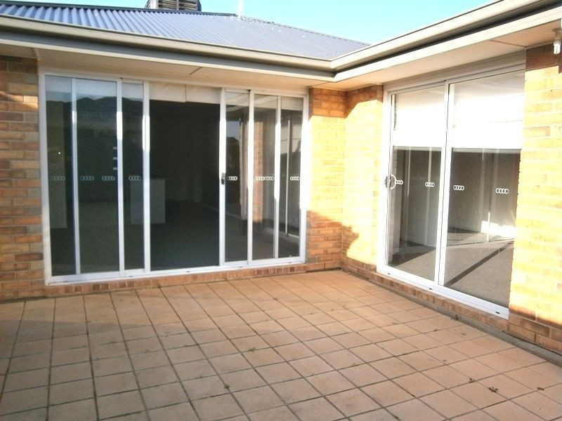 8 Wattlebird Drive, Burton SA 5110