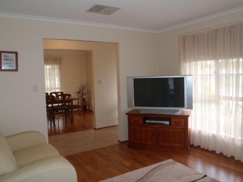 17 Brisbane Drive, Salisbury Heights SA 5109