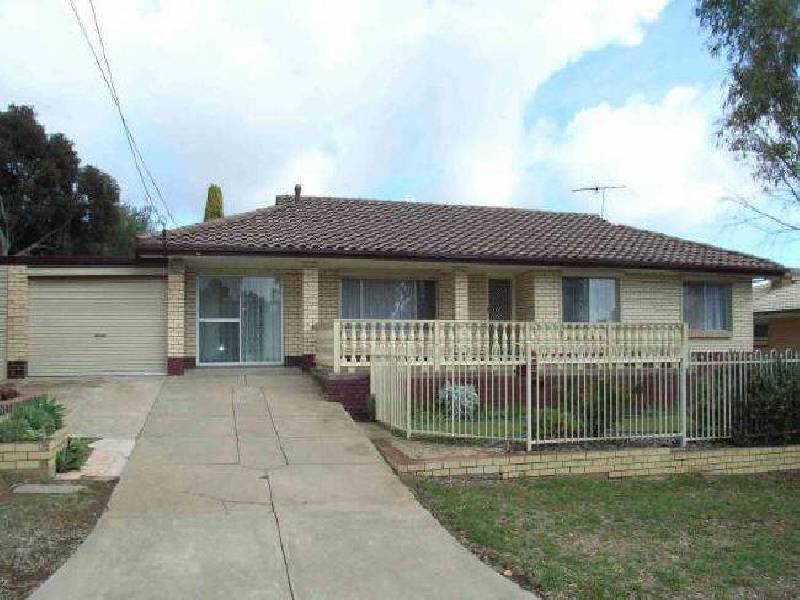 15 Gondola Grove, Para Hills SA 5096