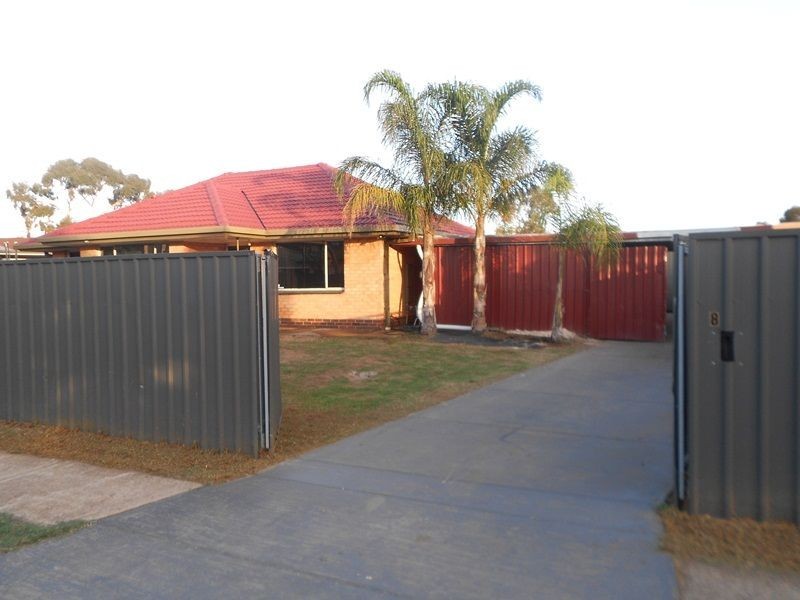 8 Londonderry Avenue, Salisbury Downs SA 5108
