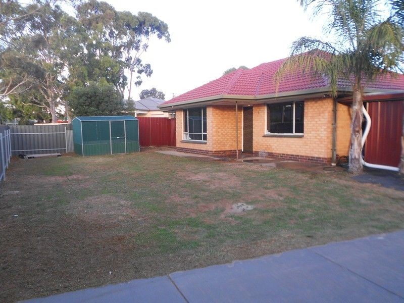 8 Londonderry Avenue, Salisbury Downs SA 5108