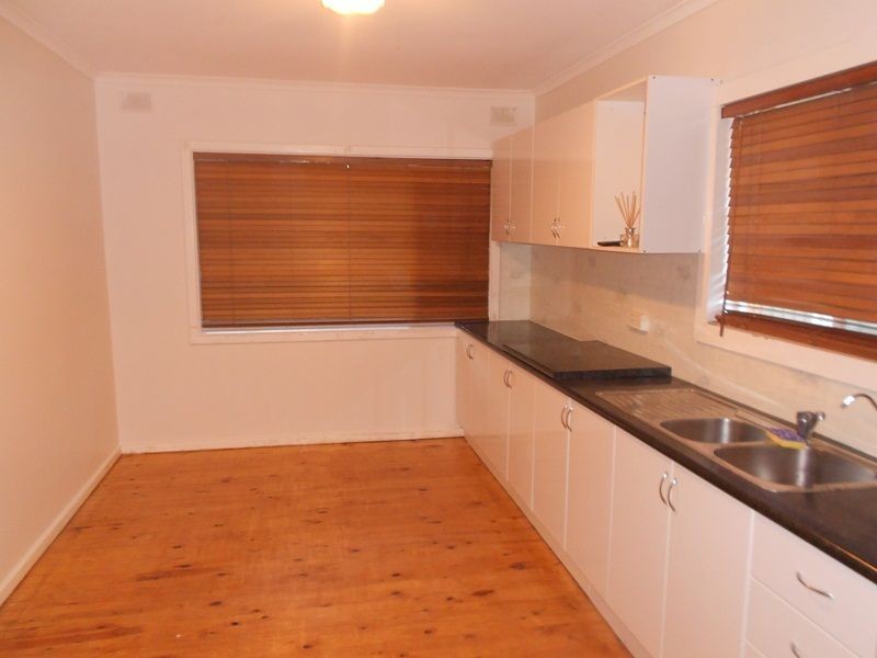 8 Londonderry Avenue, Salisbury Downs SA 5108