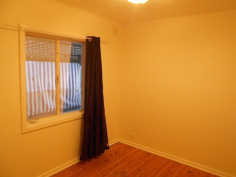 8 Londonderry Avenue, Salisbury Downs SA 5108