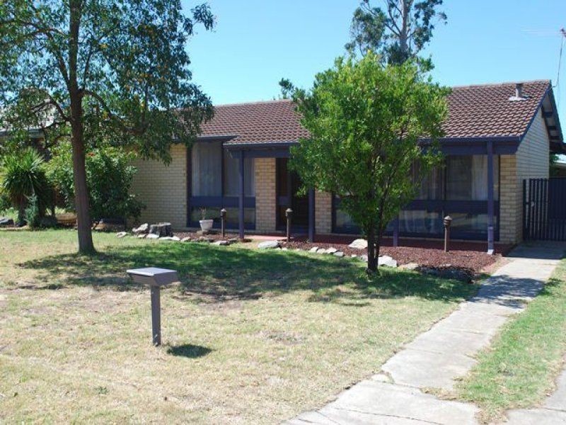 17 Shakespeare Way, Para Hills SA 5096