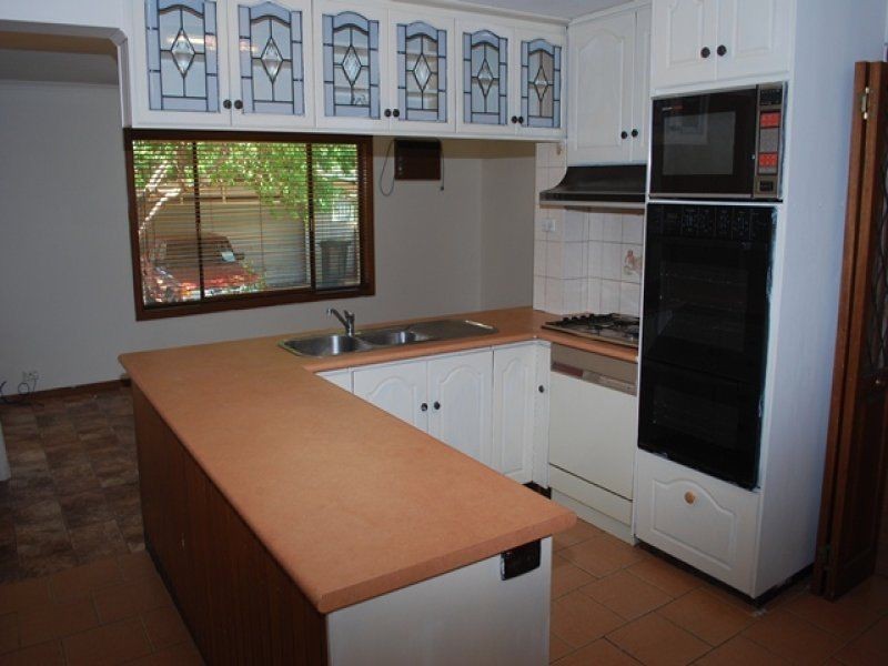17 Shakespeare Way, Para Hills SA 5096