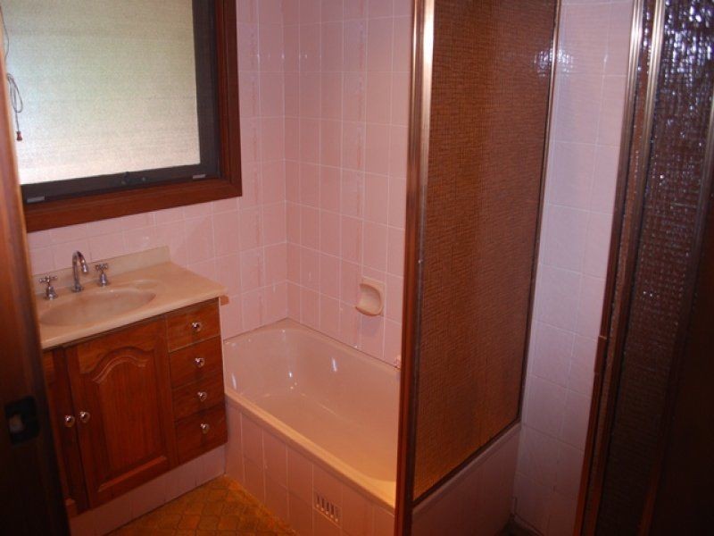 17 Shakespeare Way, Para Hills SA 5096