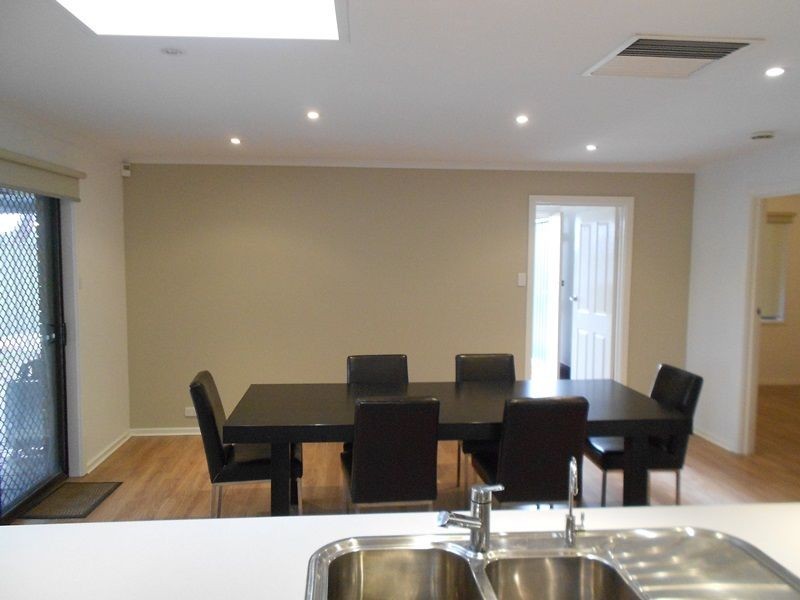 8 Galloway Ave, Salisbury East SA 5109