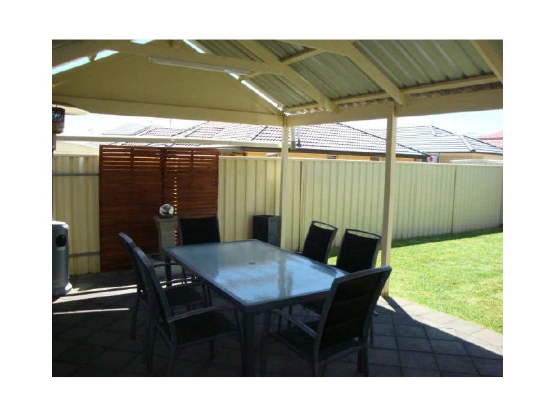 8 Heathpool Street, Burton SA 5110