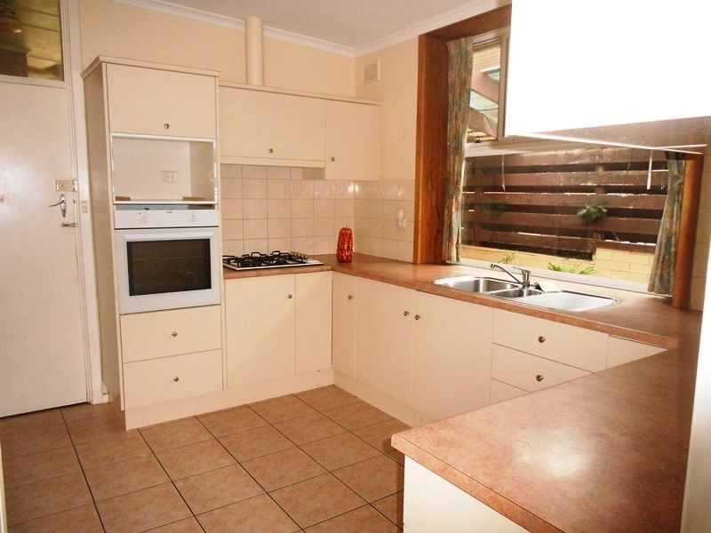 28 Goodwin Court, Para Hills SA 5096