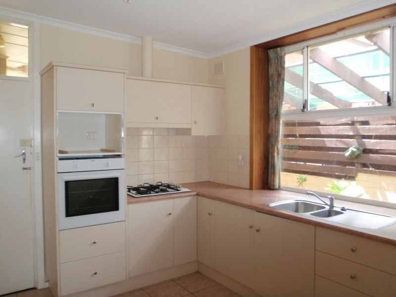 28 Goodwin Court, Para Hills SA 5096