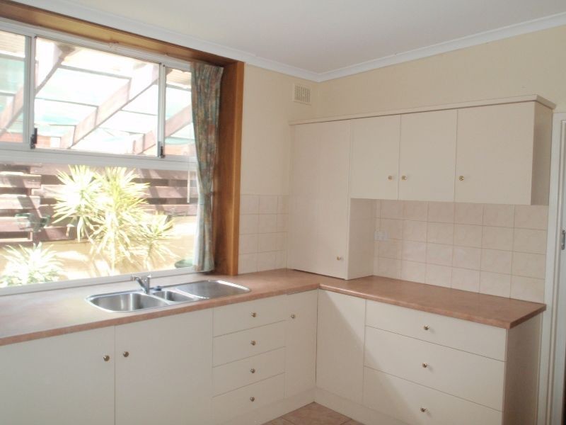 28 Goodwin Court, Para Hills SA 5096