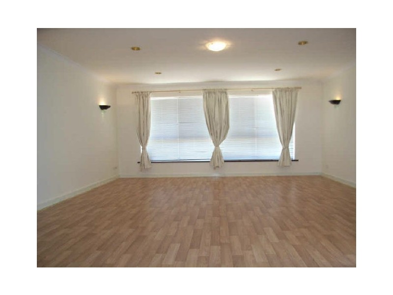 8 Benaud Avenue, Salisbury East SA 5109