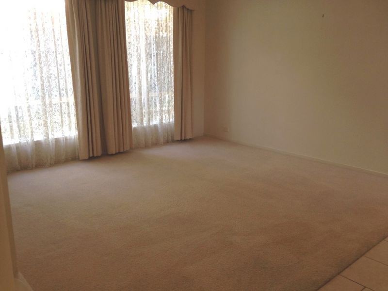 6 Frome Crescent, Mawson Lakes SA 5095