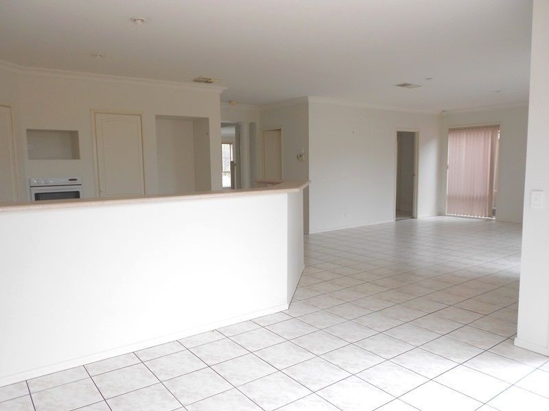 7 Lakeview Drive, Parafield Gardens SA 5107