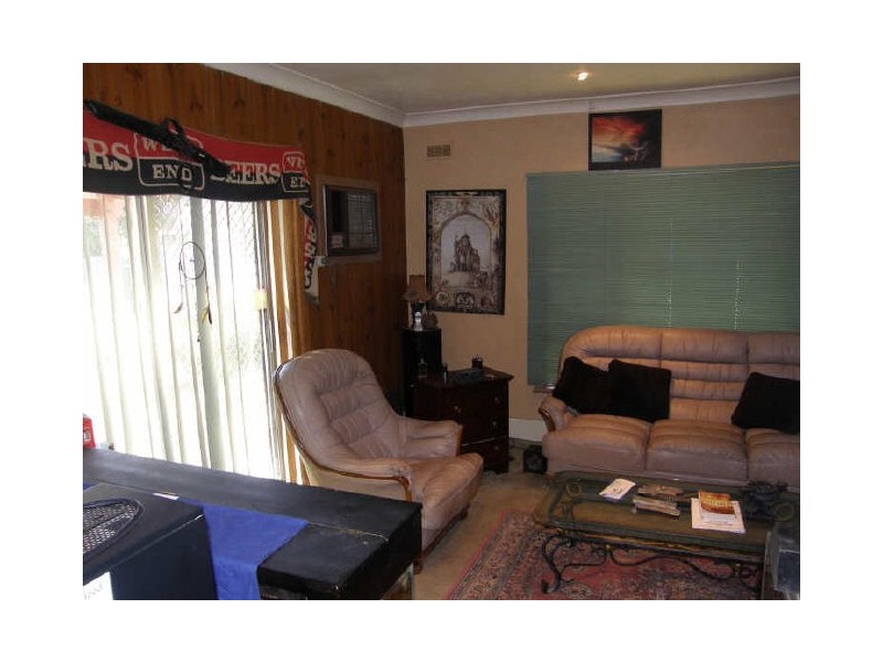 1 Bolton Road, Para Hills SA 5096