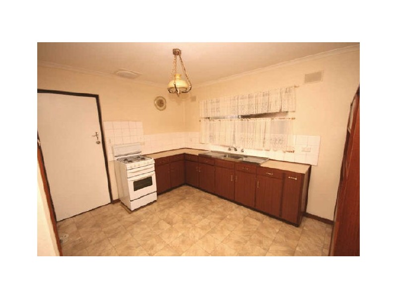 4 Gondola Grove, Para Hills SA 5096