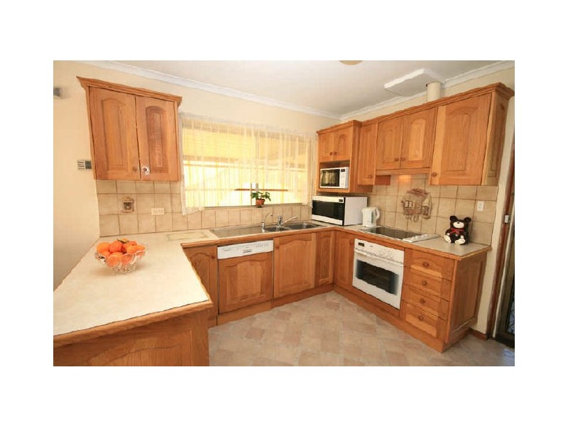 38 Robert Court, Para Hills SA 5096