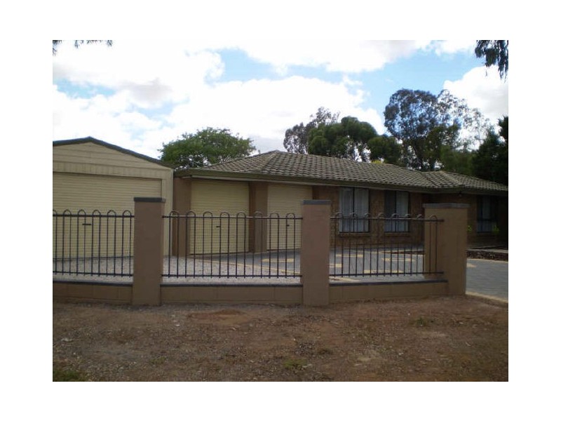 2 Caloundra Drive, Paralowie SA 5108