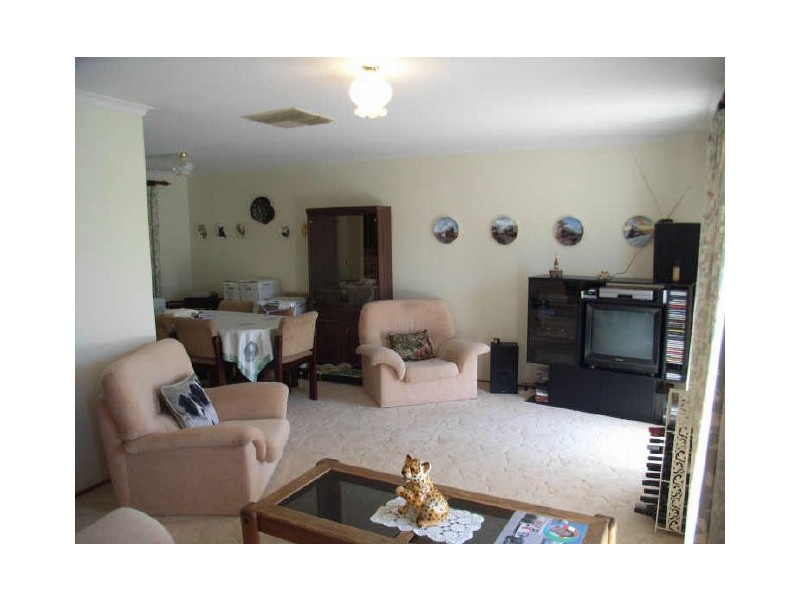 27 Insignia Avenue, Andrews Farm SA 5114