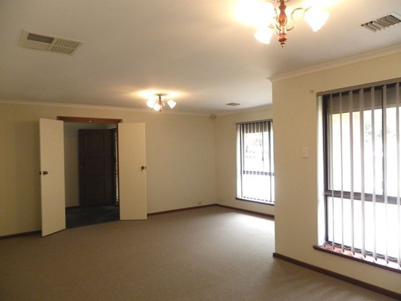 16 Ronaldo Way, Paralowie SA 5108