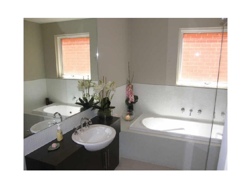 10 Wharfdale Lane, Mawson Lakes SA 5095