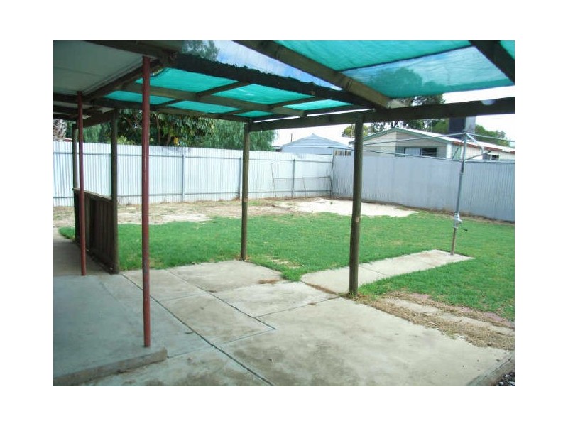 8 McCabe Avenue, Parafield Gardens SA 5107