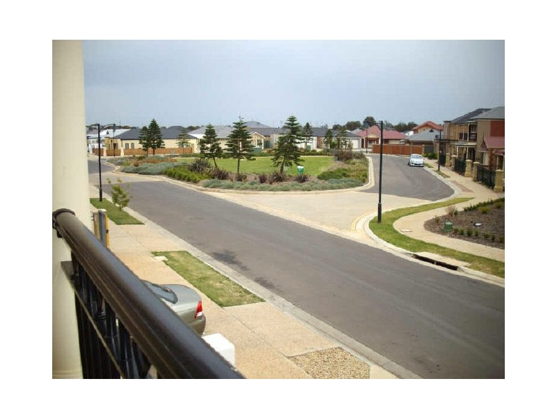 7 Lord Howe Crescent, Mawson Lakes SA 5095