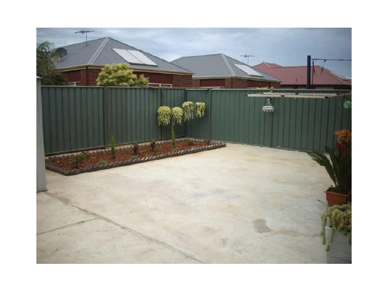 7 Lord Howe Crescent, Mawson Lakes SA 5095