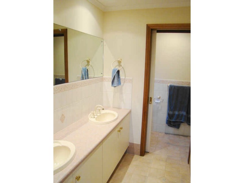 7 Brownhill Lane, Mawson Lakes SA 5095